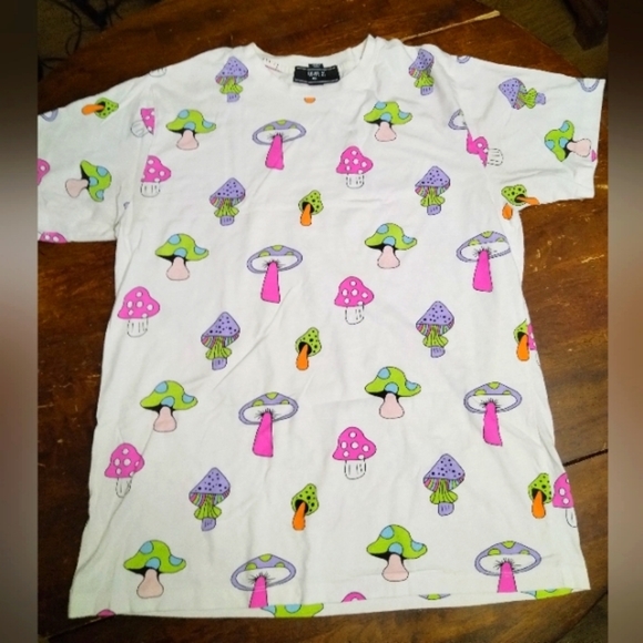 Forever 21 Other - Forever 21 Men's Shirt Mushroom Size Medium